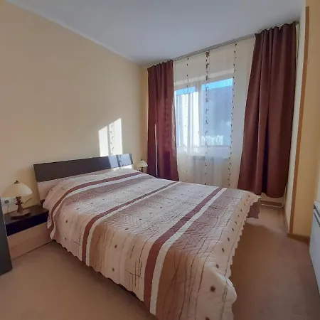 Apartman Poppy Near Gondola Banszko